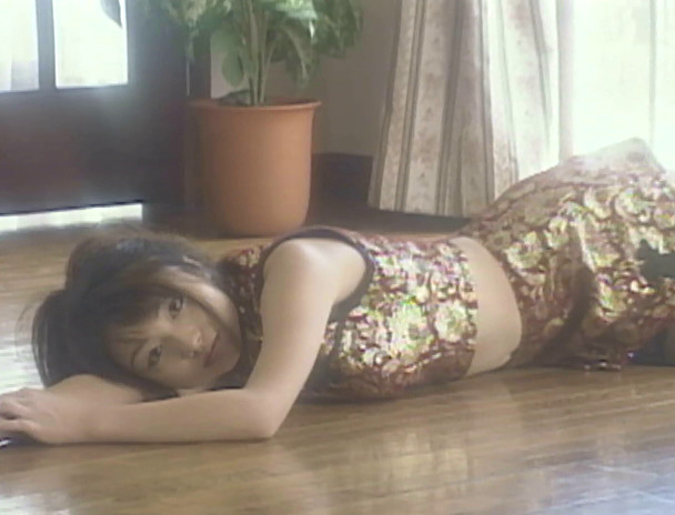 一枚越しのファンタジー 安里祐加 画像3