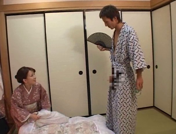 ビン勃ちチンポに欲情する美人仲居がいる温泉旅館 画像1