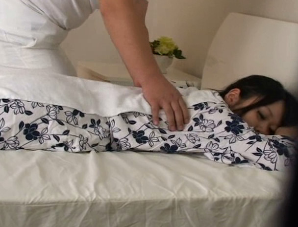 わいせつマッサージ師の記録 盗撮されていた美人妻4時間 1 画像8