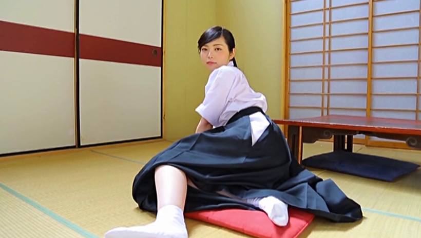 弓道女子 一色美桜 1枚目