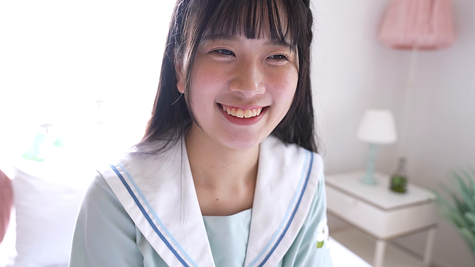 シースルーラブ 御殿坂くるみ