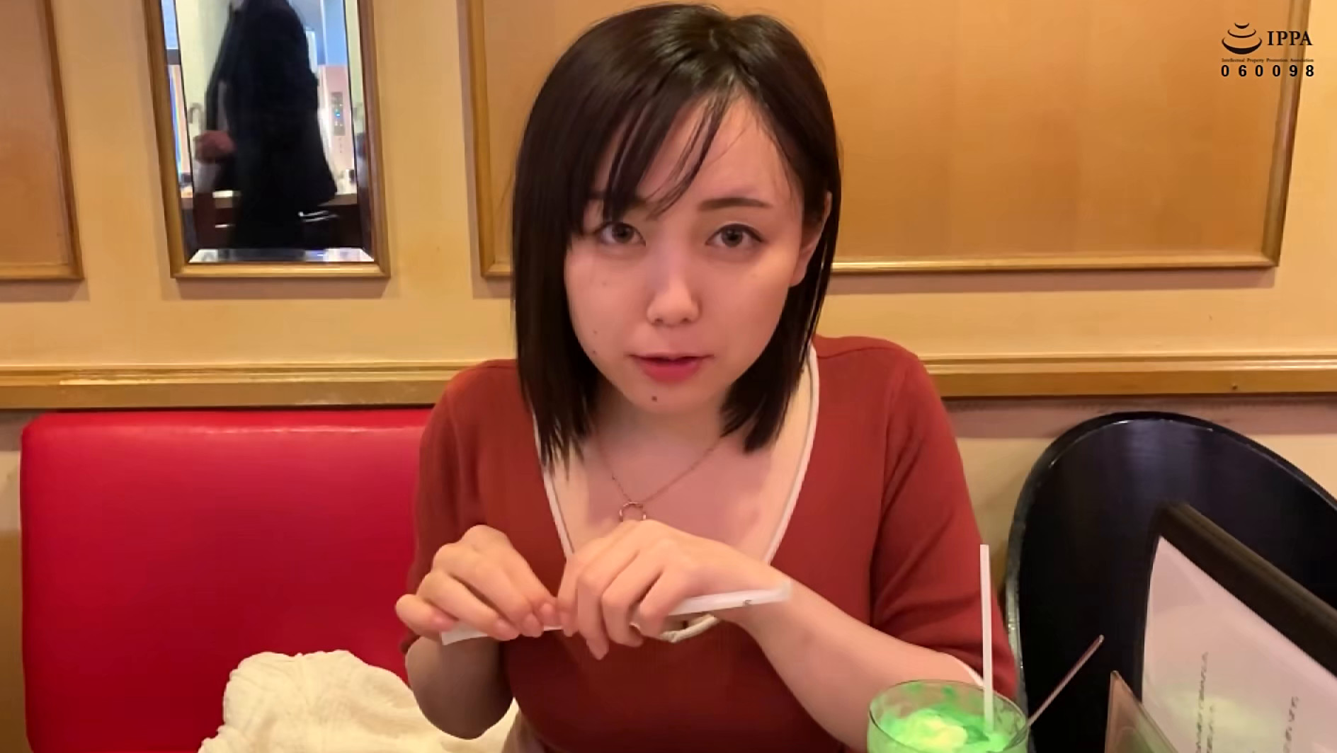 素人ホイホイ×MBM 衝撃の透明感 純度1万%の笑顔 ホンモノ天使ちゃん3連発10 撮り下ろし297分 画像1