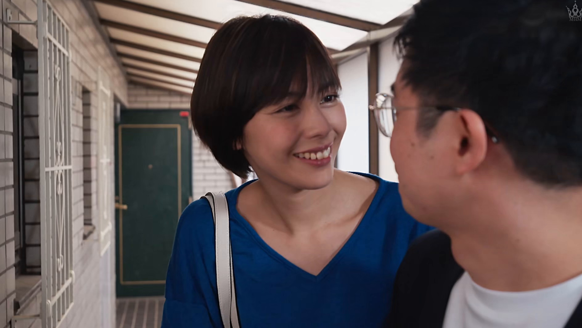 愛する妻が他人棒でよがり狂う・・・ 旦那には見せない淫靡なエロさ・・・ 寝取られた人妻 4話収録240分 4 画像1