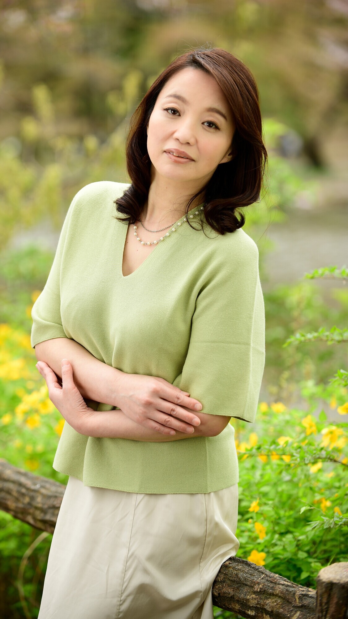 五十路で美人で爆乳って最強かよっ！ 初撮りおばさん 厳選素人6人4時間 12