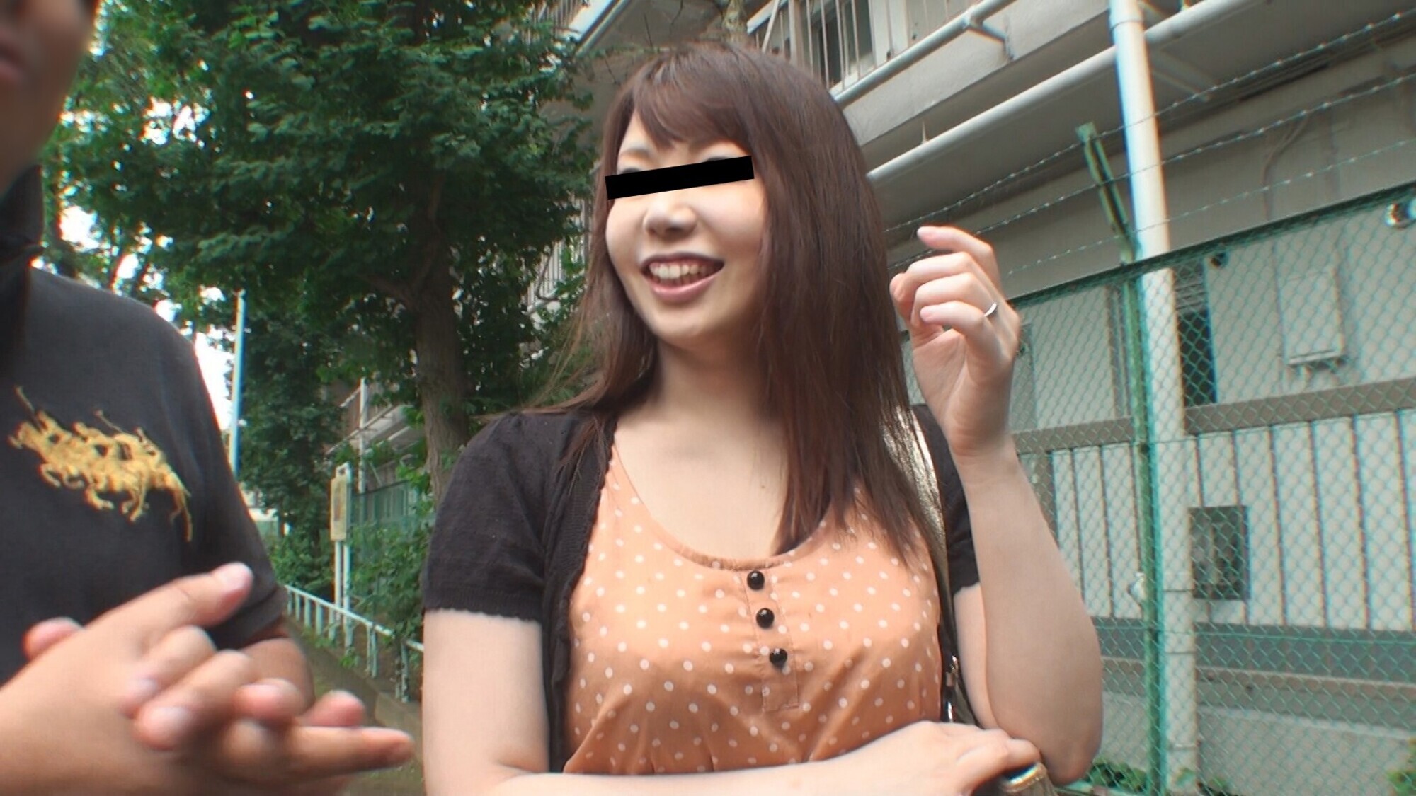 見るべし!! やるべし!! あなたの為の人妻入れ食い映像 都内某所の団地には好きモノ奥さん多数生息。この映像で場所が判れば、貴方も今日からヤリチン仲間、チ○ポの乾く暇の無い毎日が待ってます! 簡単に中出しされちゃう淫乱団地妻 12人4時間SP 画像13
