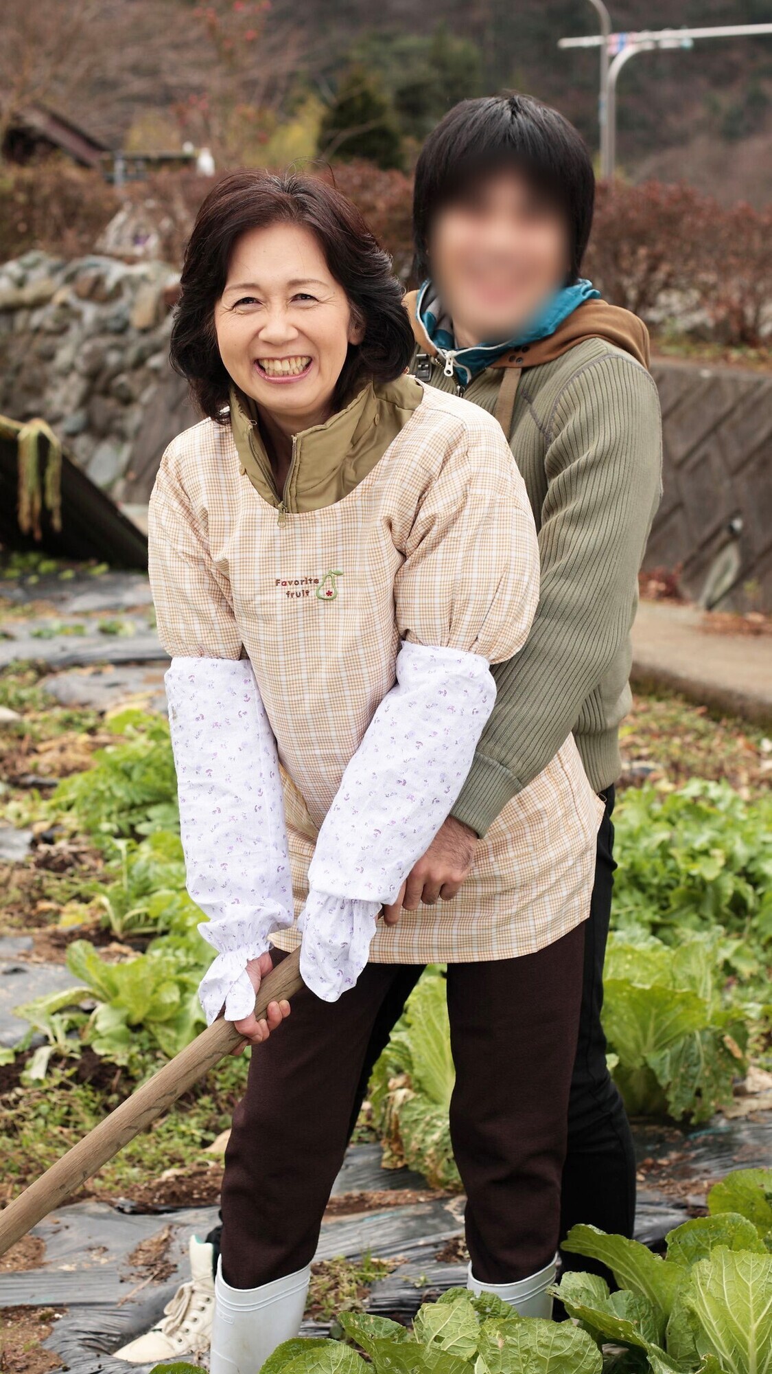 密かに欲求不満を抱えながら悶々と暮らしている 一見真面目な地方のおばさん 12人4時間 画像1