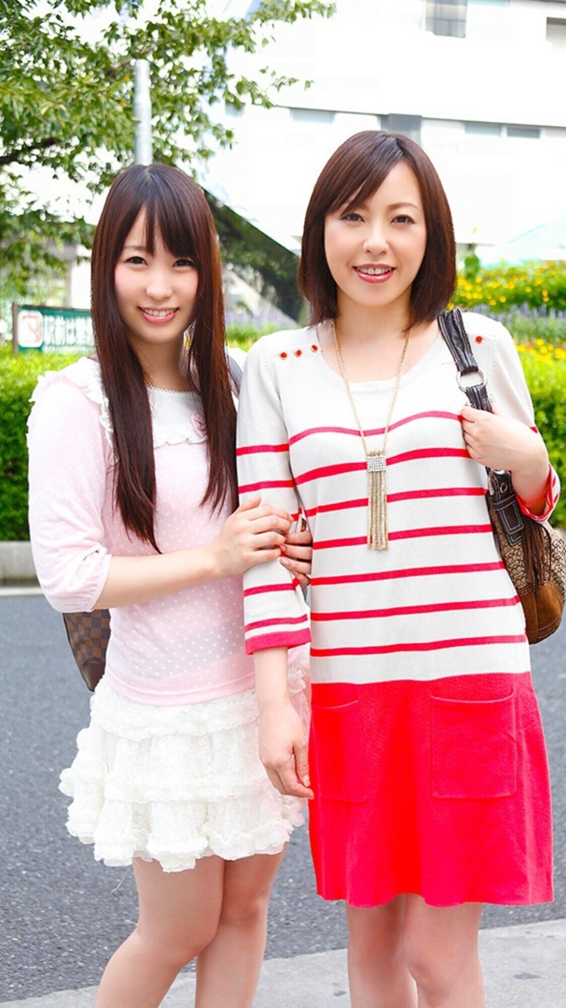 家族の絆は固かった!?「お父さんには言わないで」とか言いながら、娘の前でもお構いなし、欲求不満を拗らせた熟女母 36名8時間スペシャル 画像1