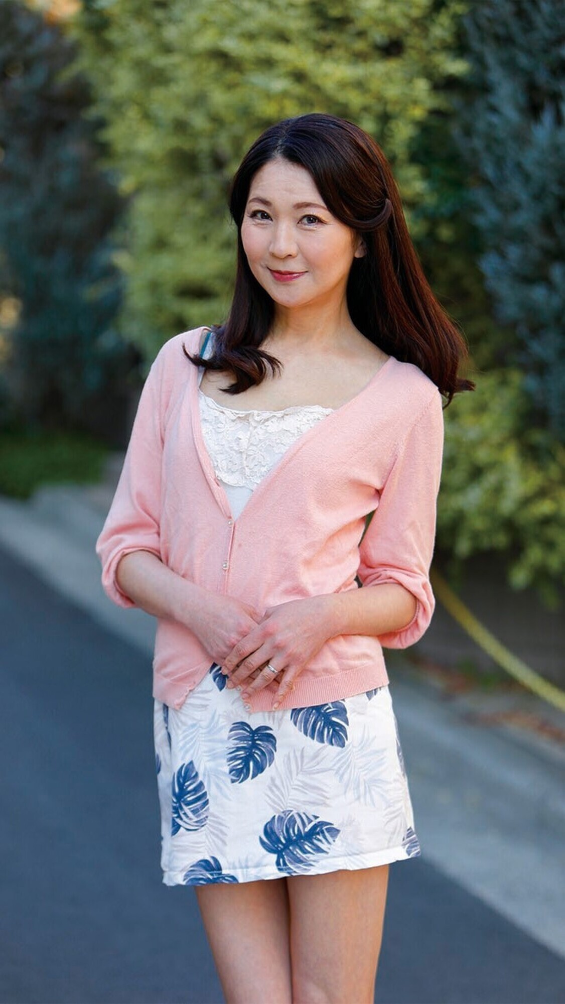 お義母さん・・・素敵です・・・ あんな小娘よりも私の方が良いでしょ? 美しき義母の色香に惑わされ 禁断の愛を受け入れてしまった母 12人4時間 5 画像18