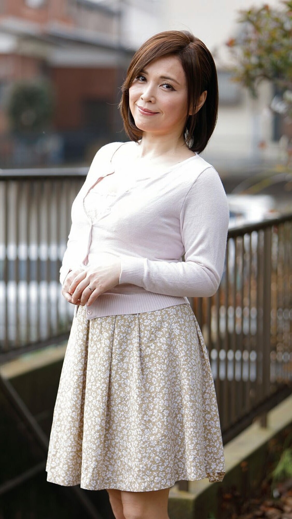 お義母さん・・・素敵です・・・ あんな小娘よりも私の方が良いでしょ? 美しき義母の色香に惑わされ 禁断の愛を受け入れてしまった母 12人4時間 5 画像20