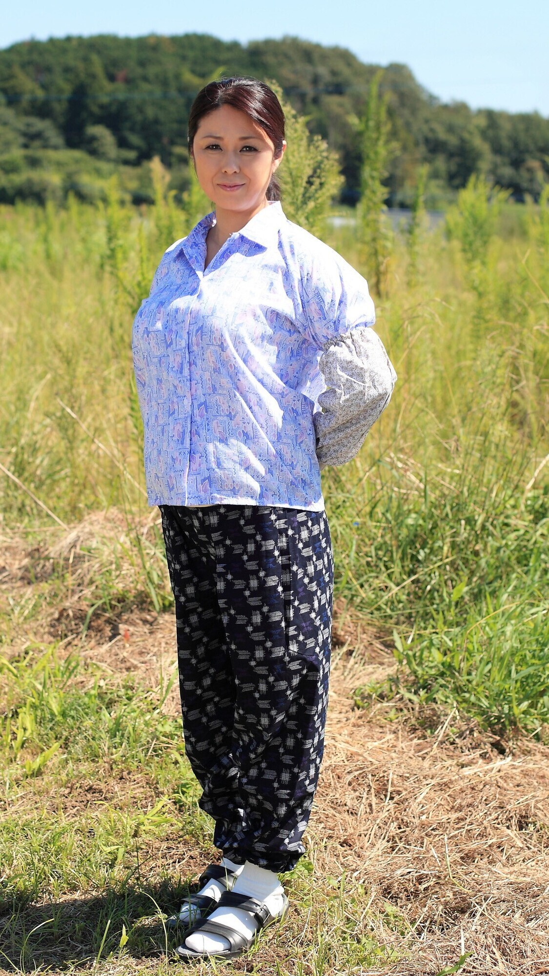 密かに欲求不満を抱えながら悶々と暮らしている 一見真面目な地方のおばさん 12人4時間 2 画像5