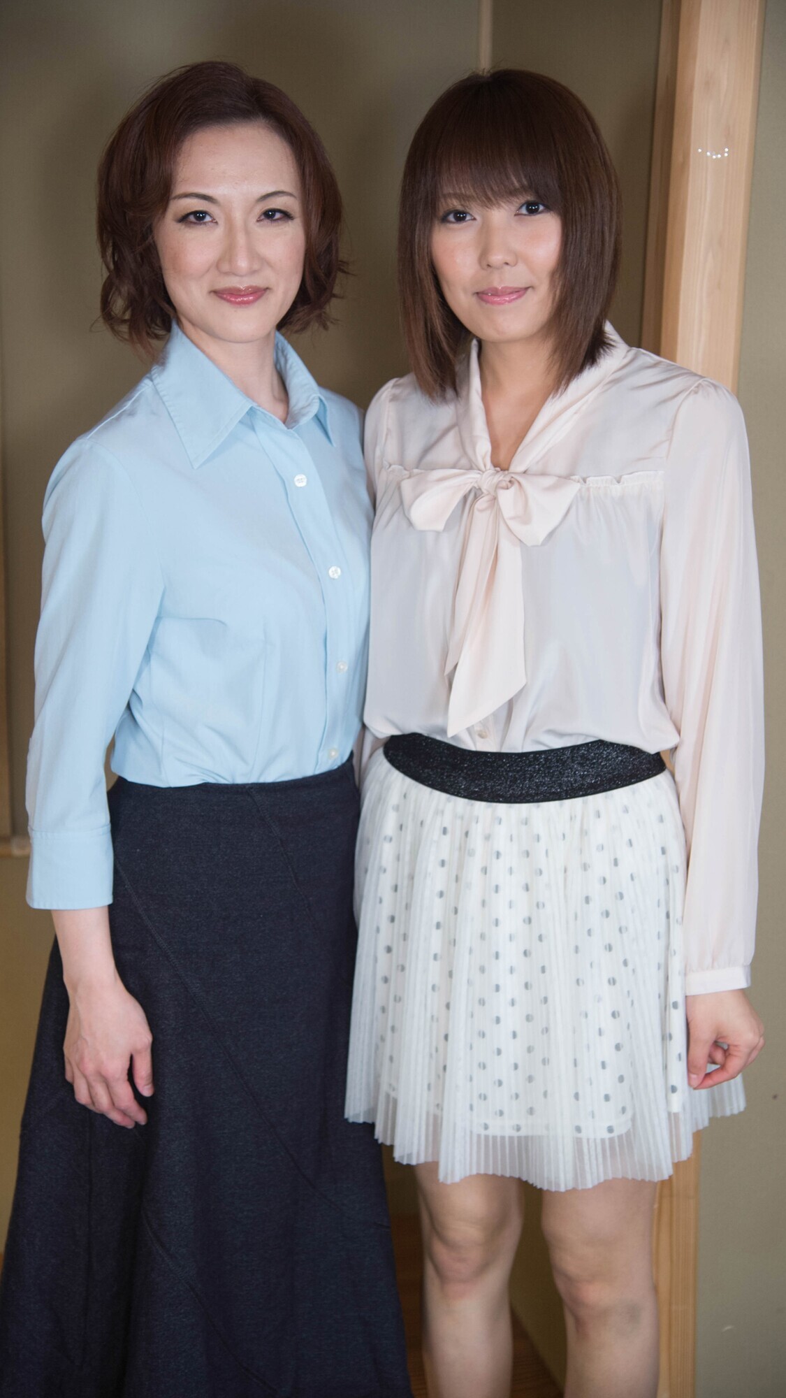 家族の絆は固かった！？「お父さんには言わないで」とか言いながら、娘の前でもお構いなし、欲求不満を拗らせた熟女母 12名4時間 4