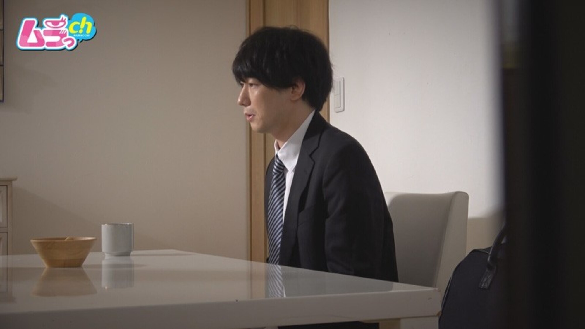 ニンゲン観察 子育ての失敗はおま〇こで償う!息子の不祥事でご迷惑をお掛けした担任のデカチンで改心するむっつり淫乱美人母 画像3