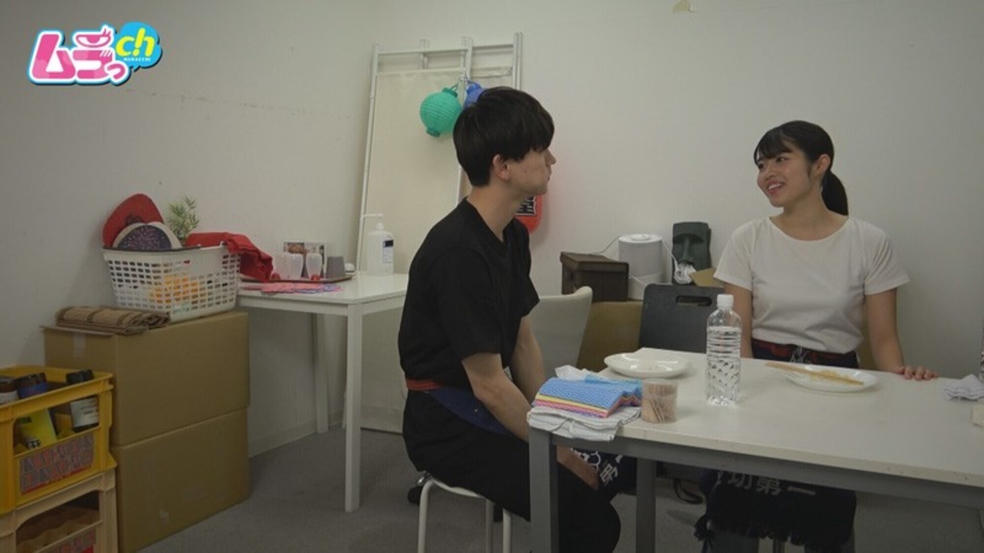 カップル部屋REC 最近ご無沙汰してた大好きな彼氏と休憩時間が被ったら･･･誰か来るかもしれないのにお股びしょ濡れにして我慢できずにバイト先でヤっちゃうむっつりスケベ女子大生 画像1