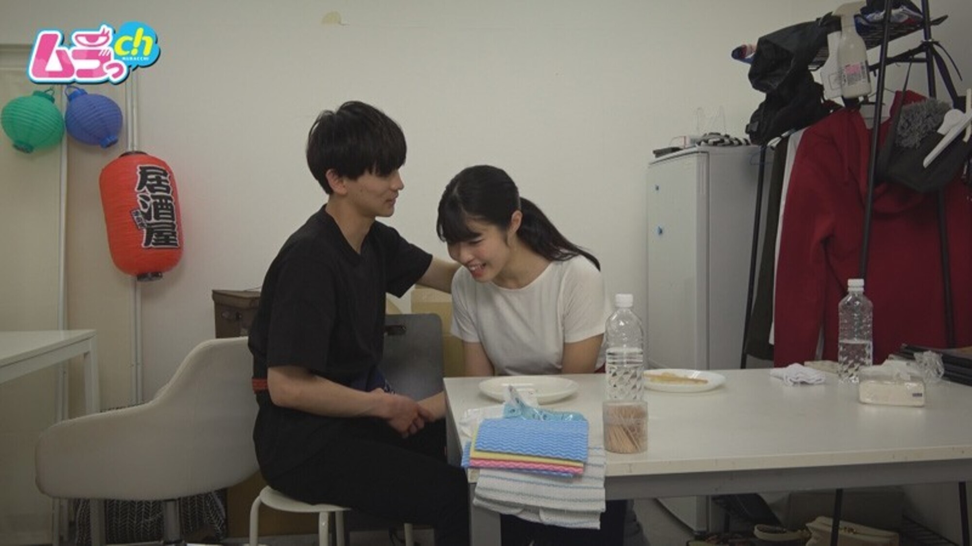 カップル部屋REC 最近ご無沙汰してた大好きな彼氏と休憩時間が被ったら･･･誰か来るかもしれないのにお股びしょ濡れにして我慢できずにバイト先でヤっちゃうむっつりスケベ女子大生 画像4