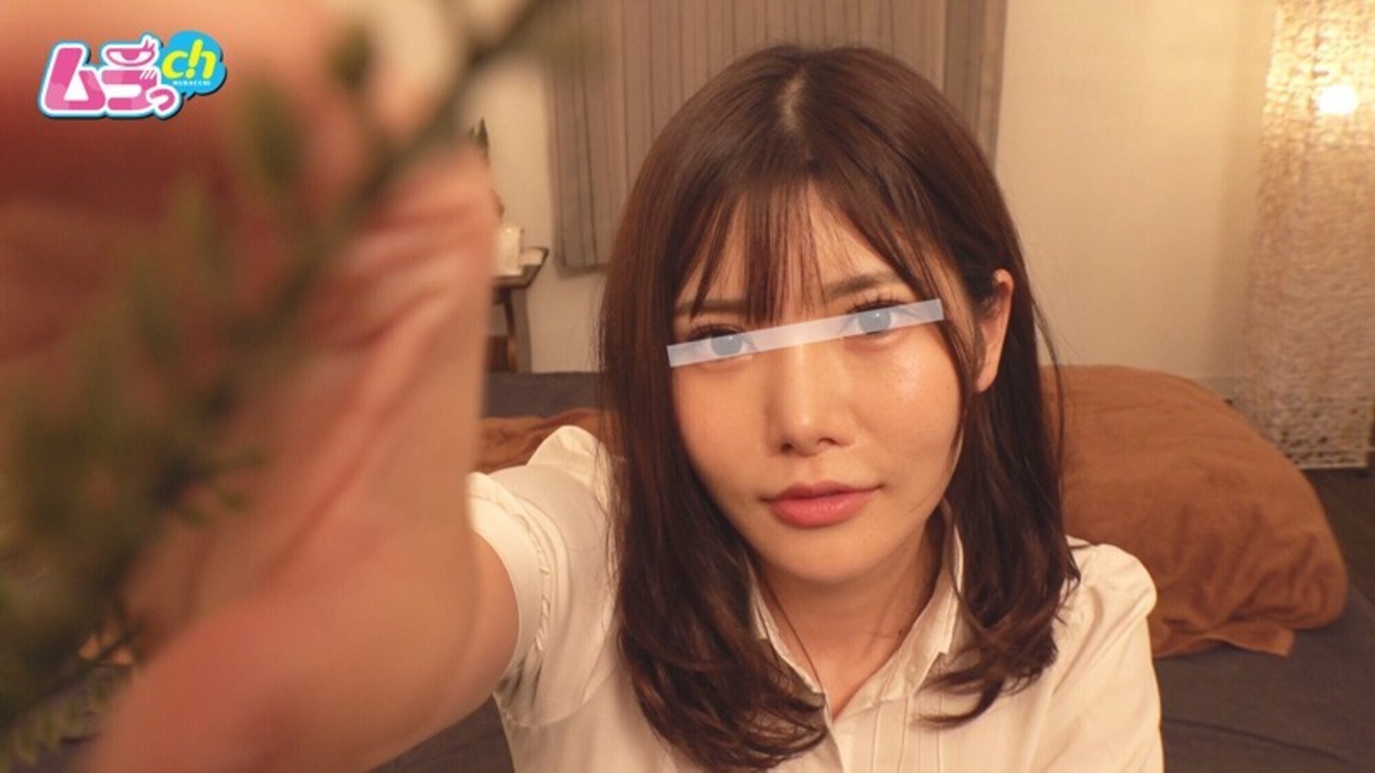 男と女のモニタリング観察 Vol.4 スケベマッサージと噂の悪徳サロンを暴くつもりが、テクニックに溺れお股の防御ゼロになったゆるまん新人グラドル 画像1