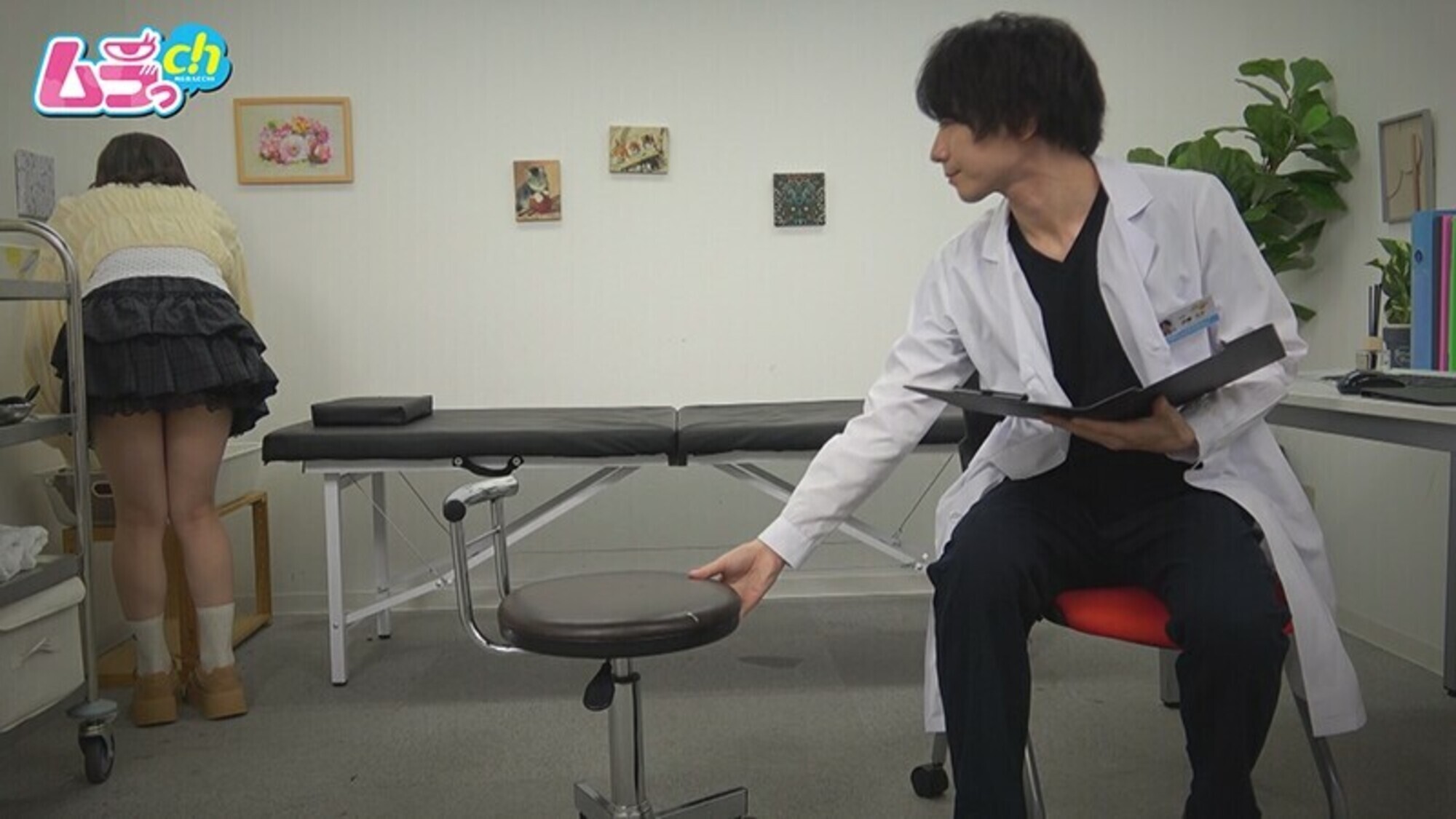 淫猥クリニックREC おま●この締りを良くするには物理的刺激が必要!?規格外の超絶巨根で眠れる膣を呼び覚まし締りも感度もUPさせるモンスターデカチン膣トレDr. 1枚目