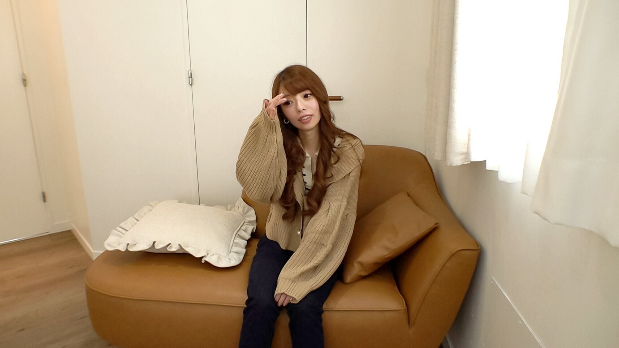 美形素人女子と中出しノーカット撮影!超スレンダー美女に連続中出し5発 画像5