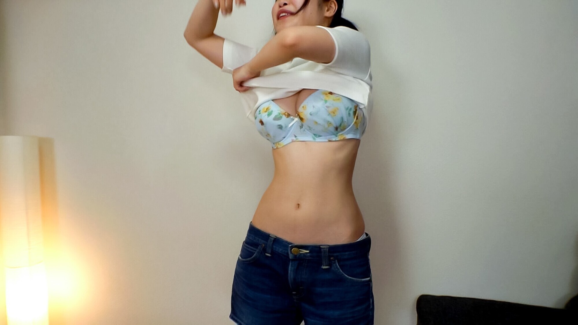 中出し露天温泉 究極くびれ巨乳!感度抜群ドスケベ淫乱お姉さん 画像2