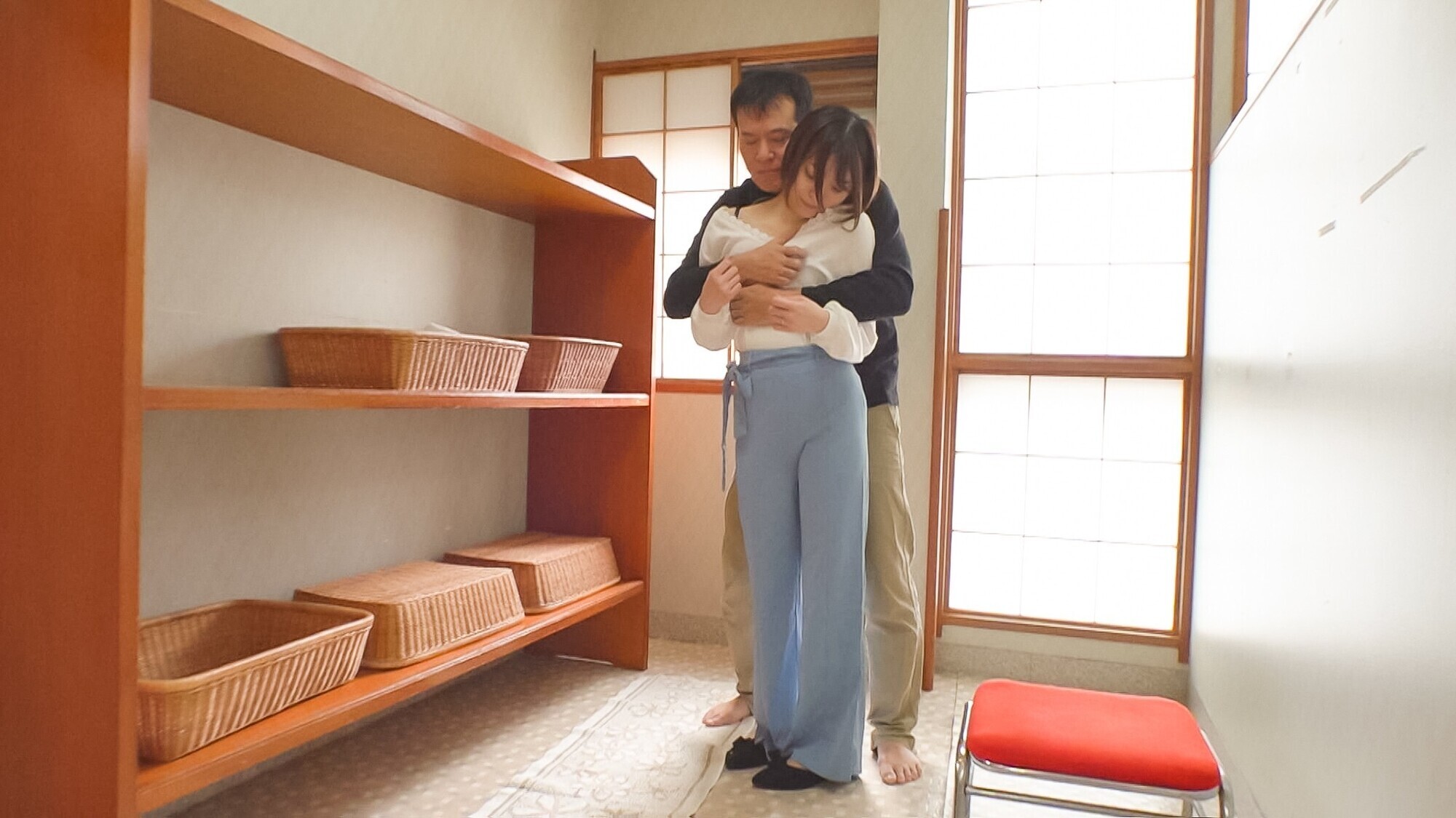いいなり美人妻 透き通る美白美肌の清楚若奥様 あおい28歳 画像11