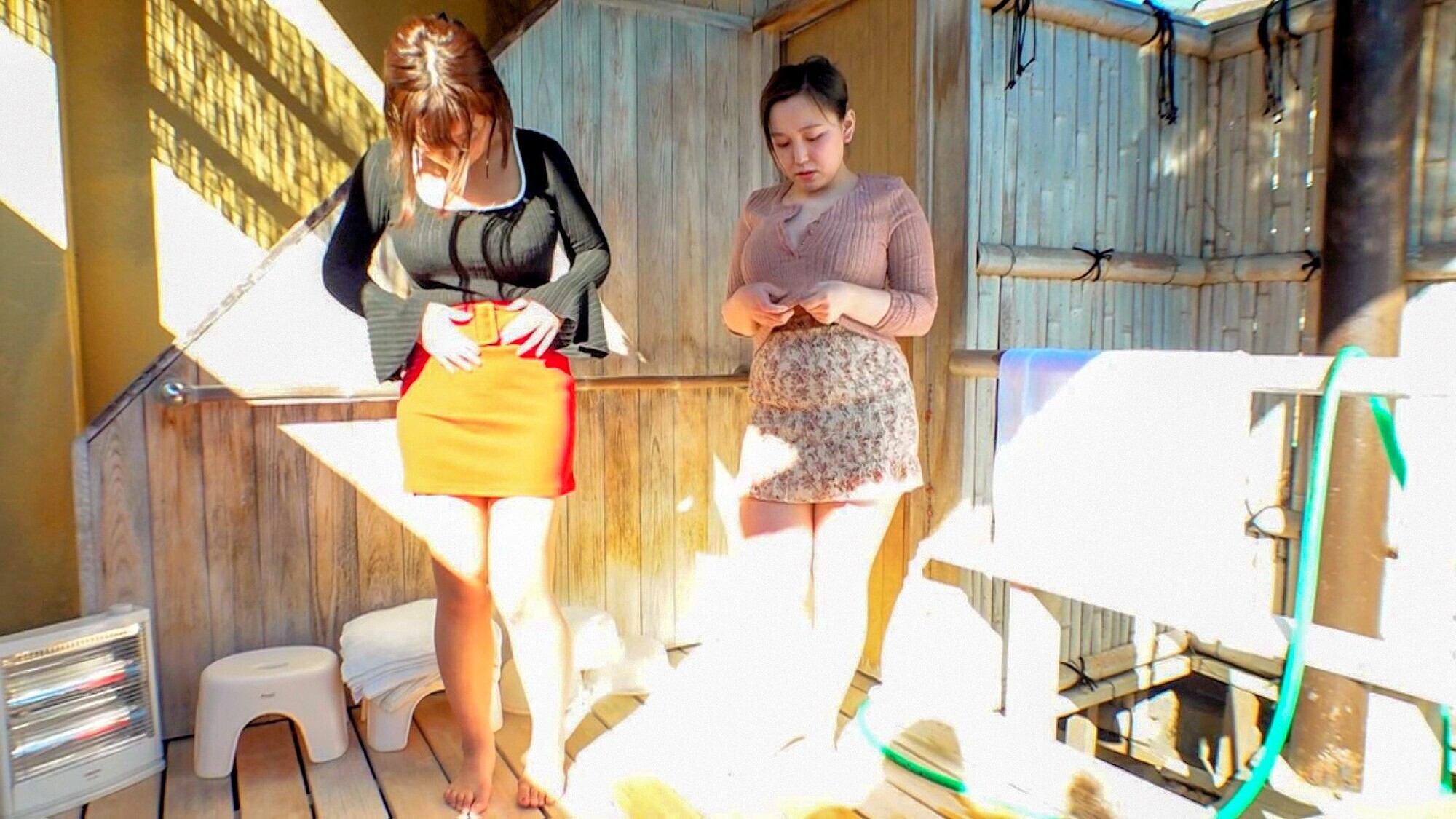 びんびん乳首W巨乳混浴温泉 画像13