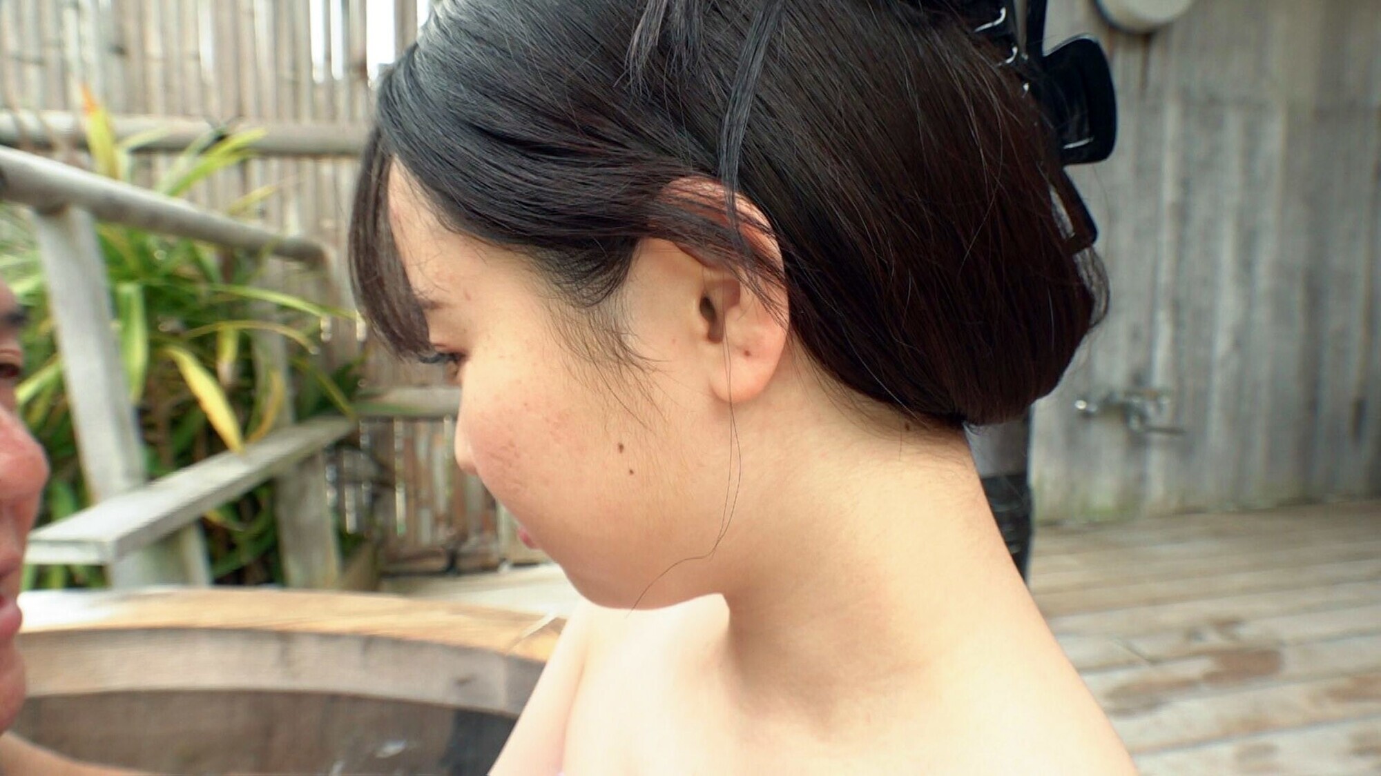 いいなり美人妻 男経験が浅いナチュラル陰毛若妻 雫 25歳 画像9