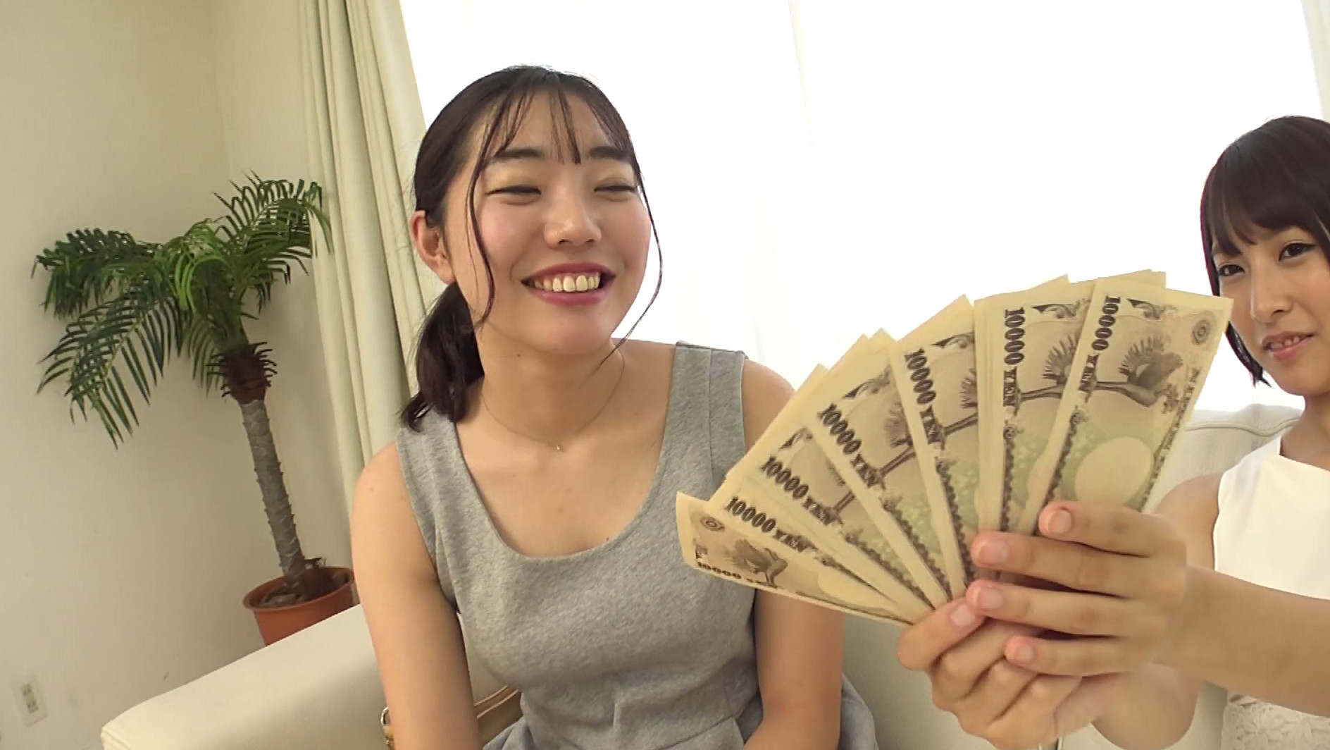 都内有数の名門大学に通う高学歴女子大生に阿部乃みくが完全ガチ交渉!人生初の公開濃厚ディープキスに挑戦!!キスだけでオマ○コがビショビショになったインテリJDがデカチンSEXに大興奮、大絶叫の悶絶中出しパラダイス!!! 画像21
