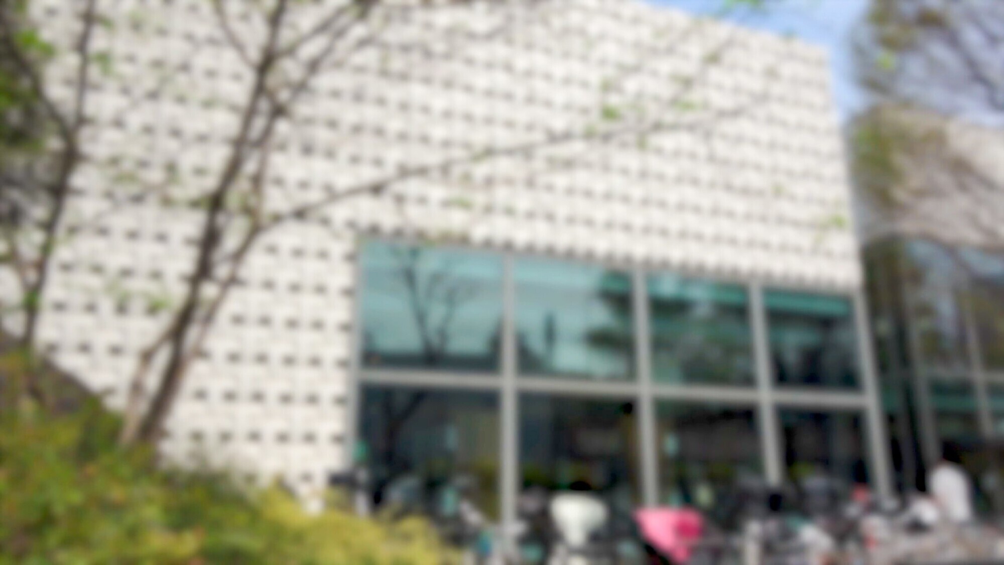 結婚式帰りに潮潮潮まみれ!!どの体位でもイク!!彼氏と別れたばかりの敏感スポーツ美女を口説いて生中出し!! 画像1