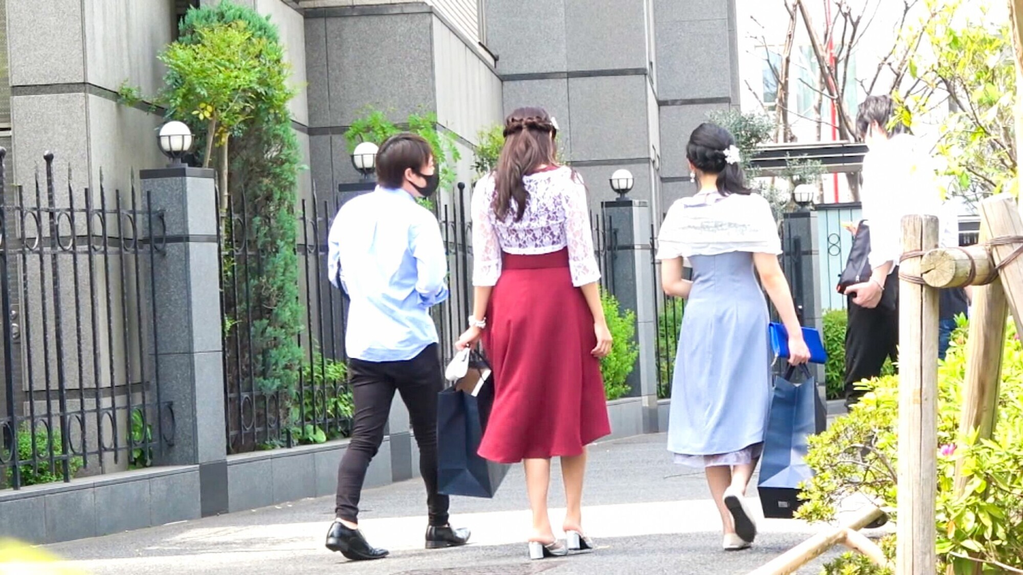 結婚式帰りに潮潮潮まみれ!!どの体位でもイク!!彼氏と別れたばかりの敏感スポーツ美女を口説いて生中出し!! 画像2