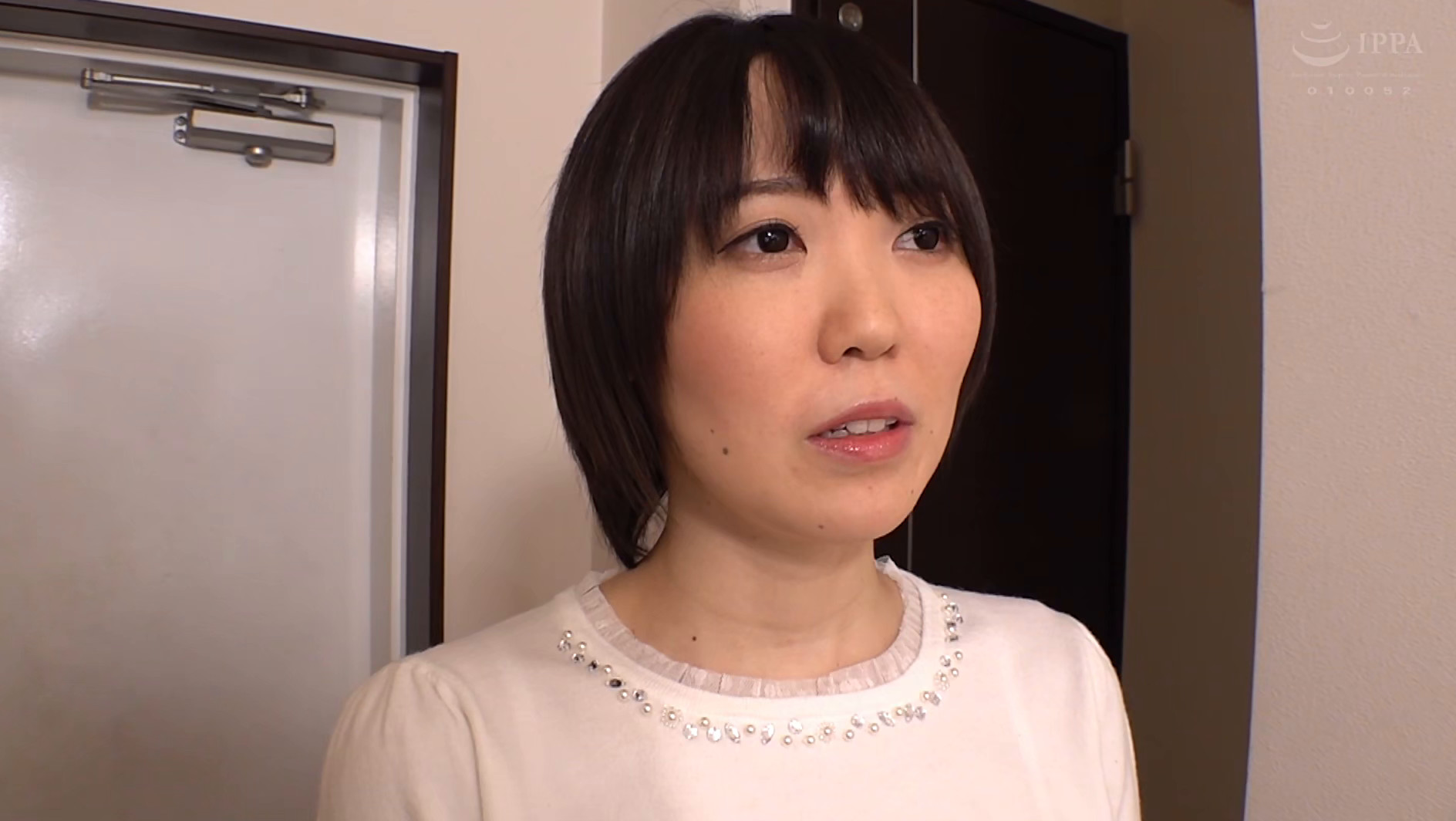 中毒性のある微乳スレンダーエロエロ女優 藍澤りく 230分 1枚目