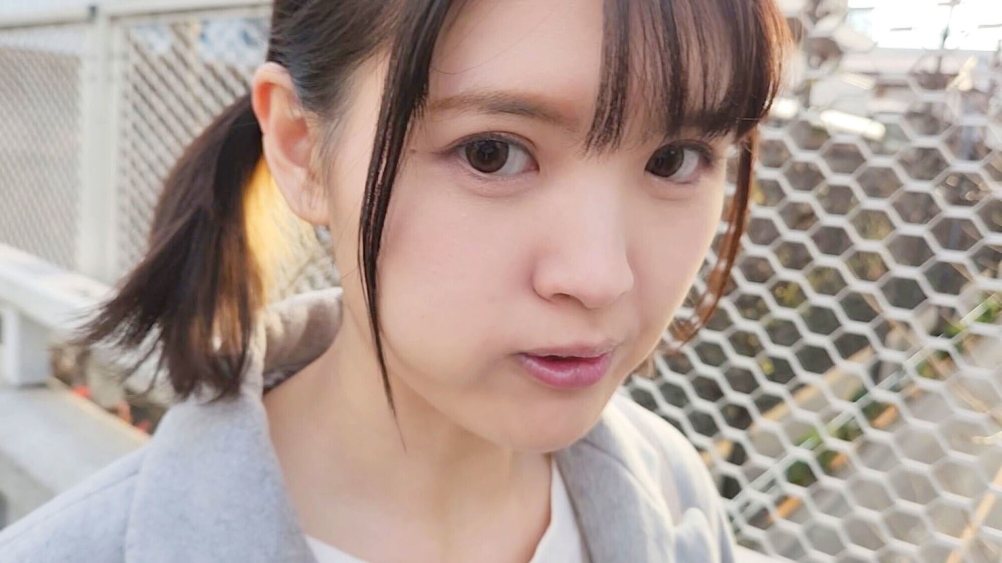 犯罪的にあどけない小娘なのに脱いだら巨乳というギャップに俺のムスコは首ったけで、ダラダラと続くSEX三昧の同居生活を公開します。 美玲ちゃん（H-cup）