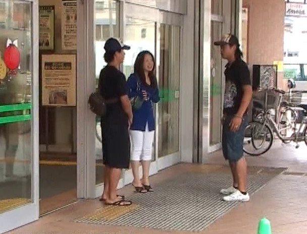主婦喰い! 人妻中出しガチナンパ! 専業主婦はヤリたがっている!人妻はオチやすい! 11人!4時間 画像1