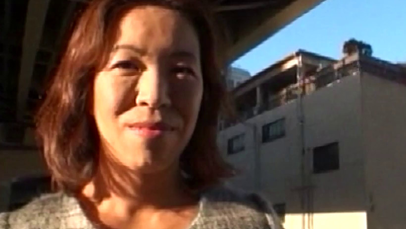 五十路連れ込み中出しナンパ! ハデめの母娘に声をかけ速攻連れ込み口説いてみたら意外とらくに口説き落ち即ハメOK本気のヤリまん母娘だった! 五十路も口説けば意外とイケる!させまん五十路5人のくぱぁ~。 画像16