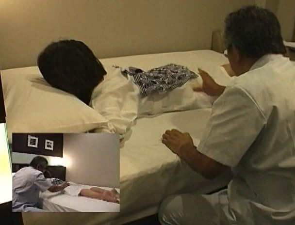 四十路のおばさん鬼イカせ!はじめての裏性感マッサージ体験!こんなおばさんだけど久々に思いっきりイってみたいの!イキたいの!性感マッサと熟女出張マッサ裏サービスの実態!裏流出映像2時間16分! 画像12