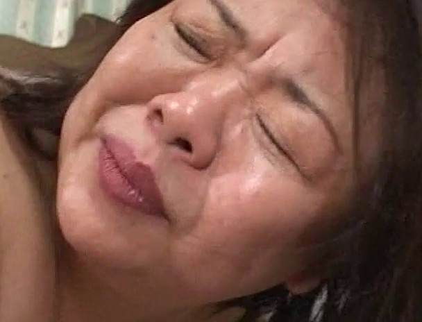 五十路夫人たち初めてのAV面接!初脱ぎ!初出演ドキュメント! この年で初めて人前で足をひろげ股間をさらし恥ずかしいほど濡れました・・ 画像21