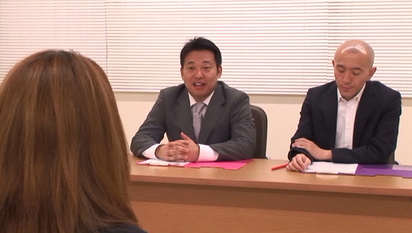 セクハラされまくる美脚女子社員 西野ちな 画像2