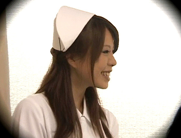患者のチ○ポを笑顔で嫐りたおす看護師がいた 画像3