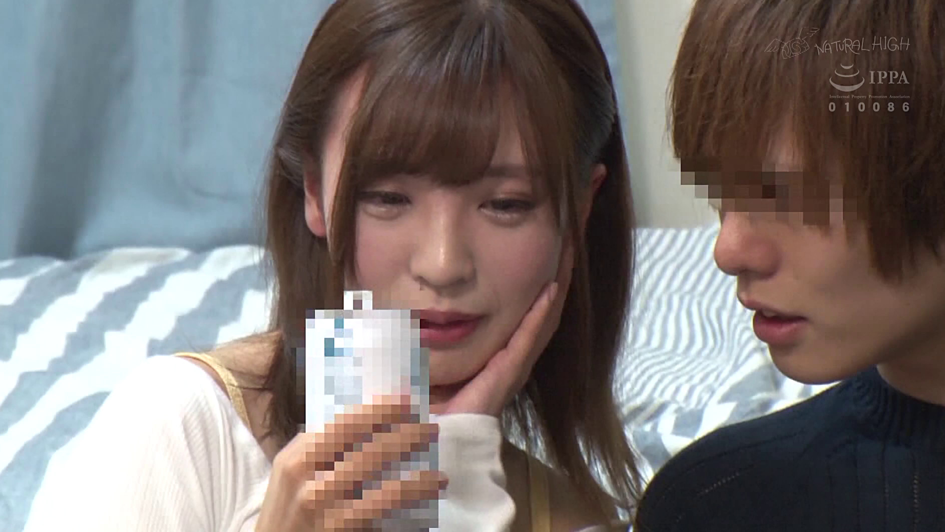 フェラチオが好きすぎて挿入中もずっと舐めていたいドスケベ女のチンしゃぶSEX 画像1
