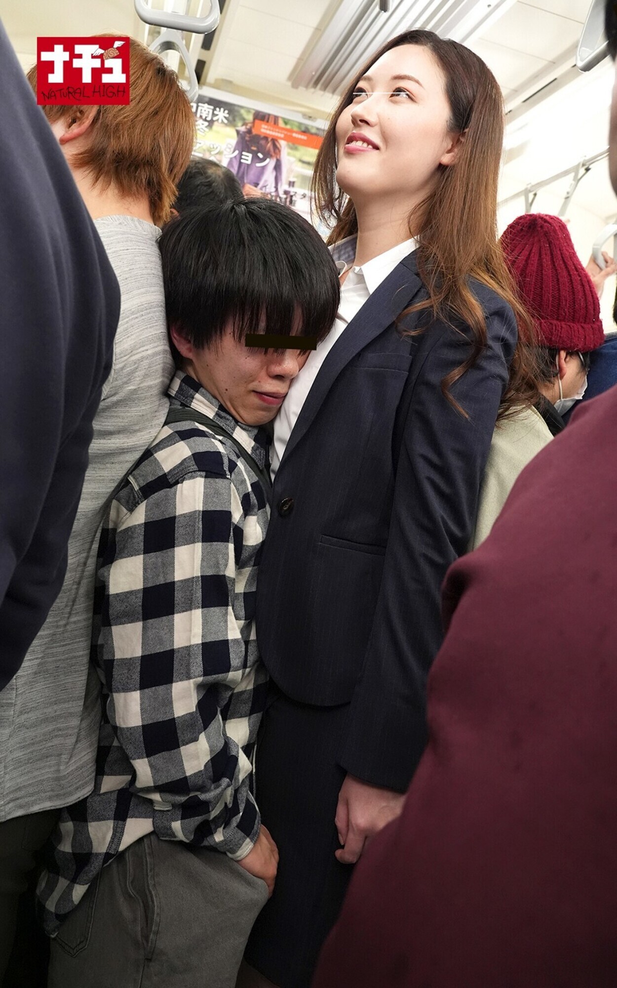 満員電車で巨乳を顔に押しつけからかっていたらウブ少年がエロガキに豹変！ちゅうちゅう乳首を吸いつかれ感じてしまった高身長女 画像15