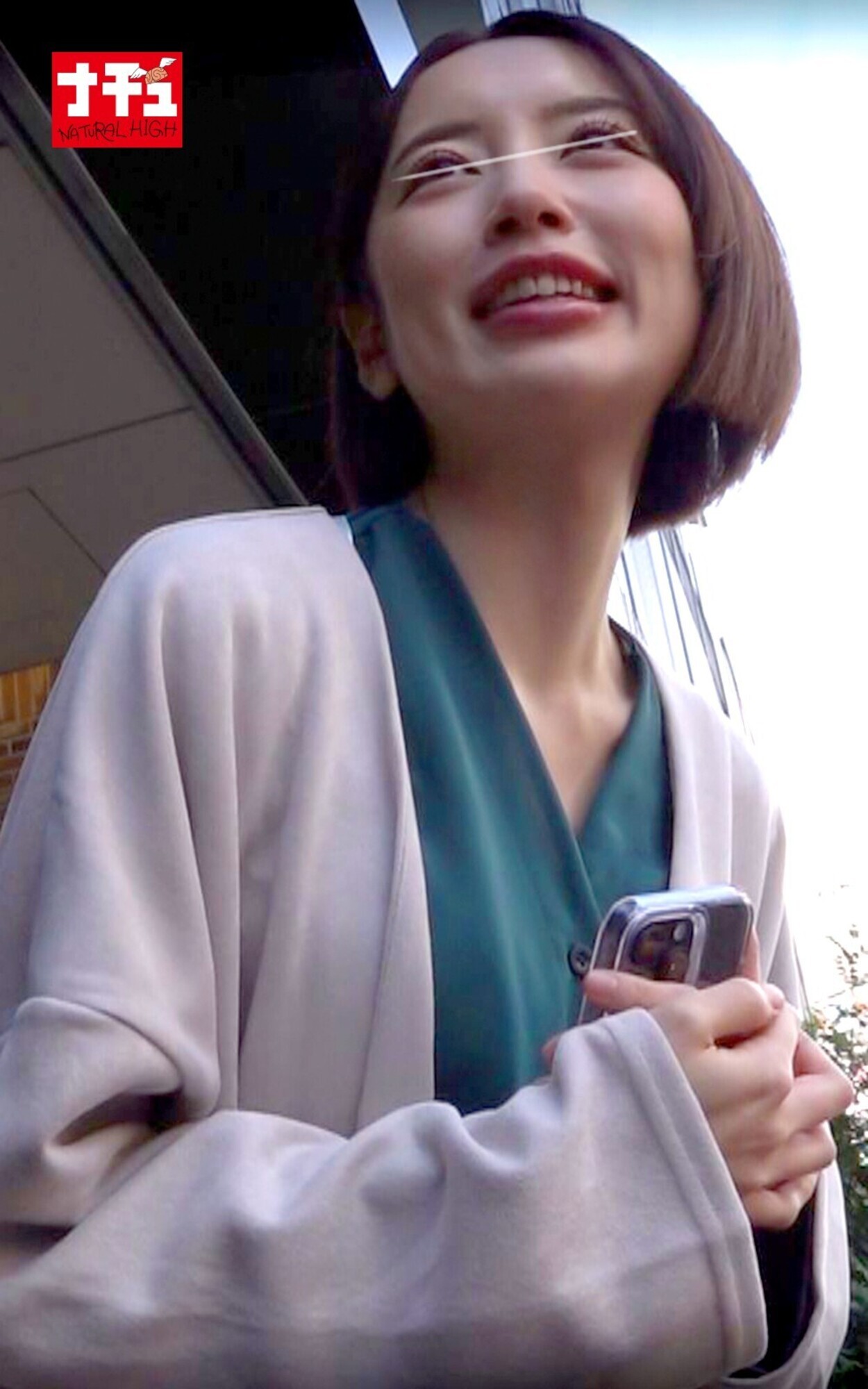 マッチングアプリを利用して冴えない男を勧誘するマルチ女（元モデル）と付属女（巨乳）を中出し論破 画像4