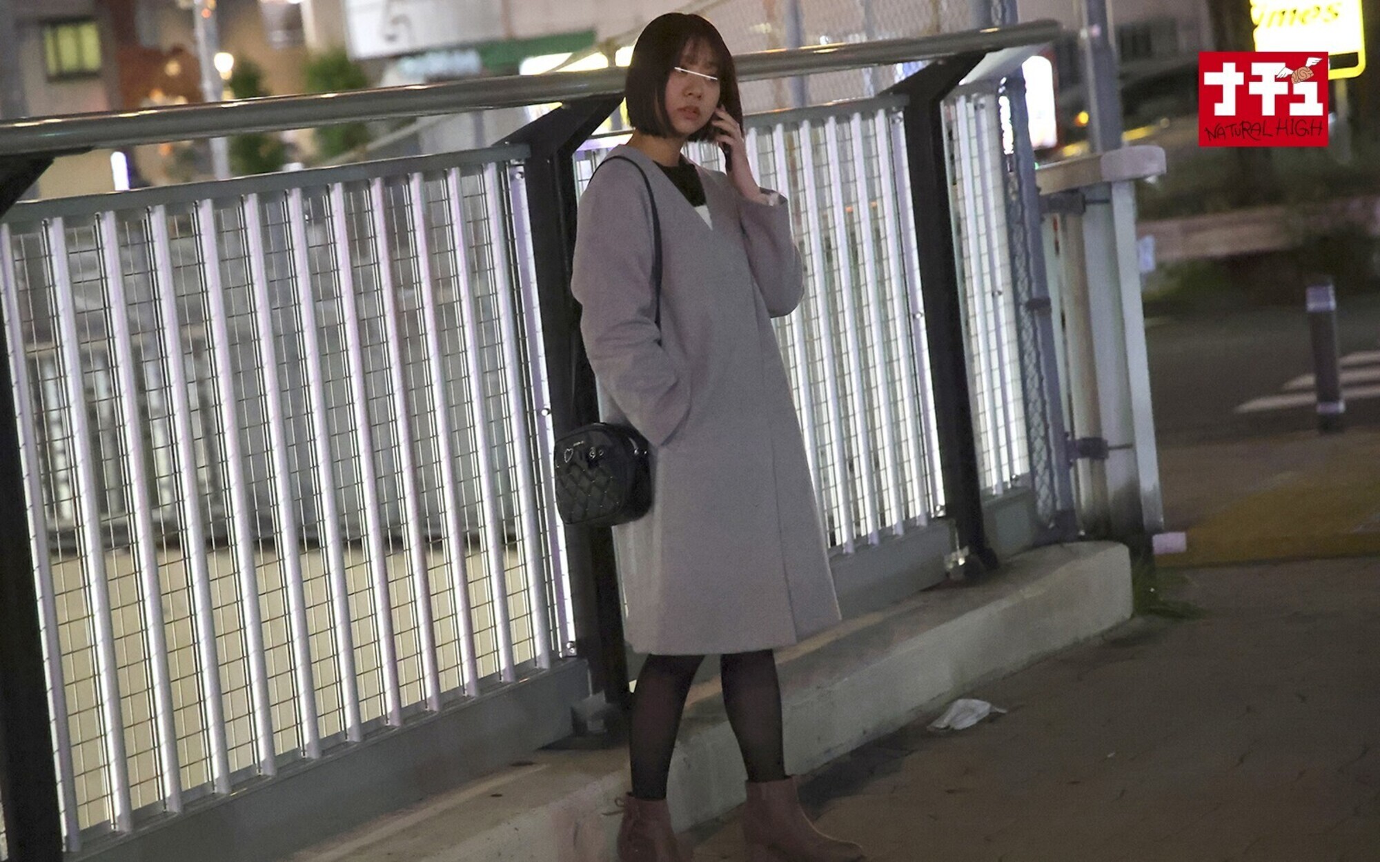 中に出してもいいから止まってください!!!押さえつけて逃がさないエンドレス奥突きバウンドピストンでイキ壊れた女 4 痙攣微乳オンナ 画像2