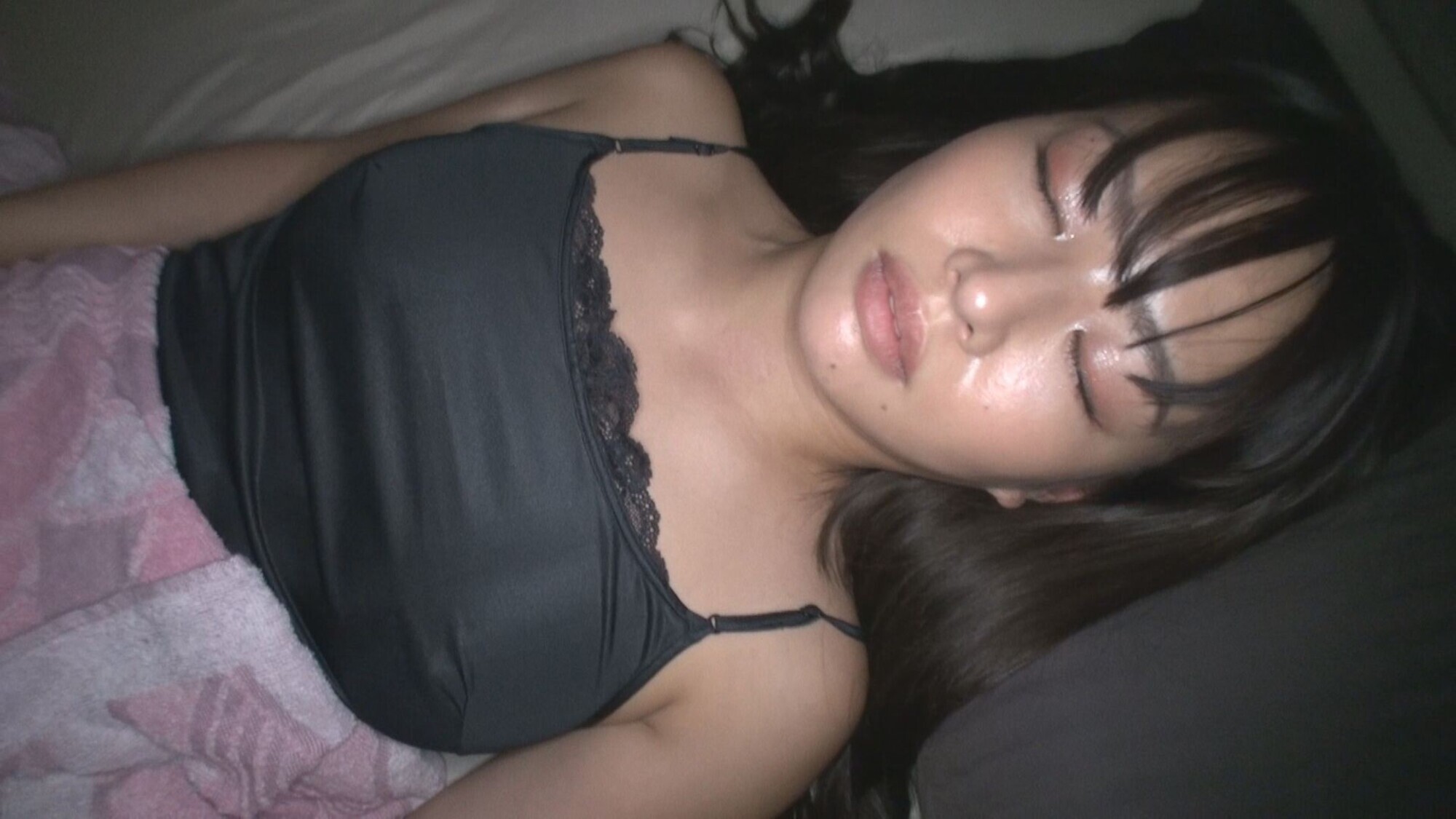 媚薬入り睡眠薬で昏睡状態の美少女たちに夜這い中出し!! Vol.9 画像18