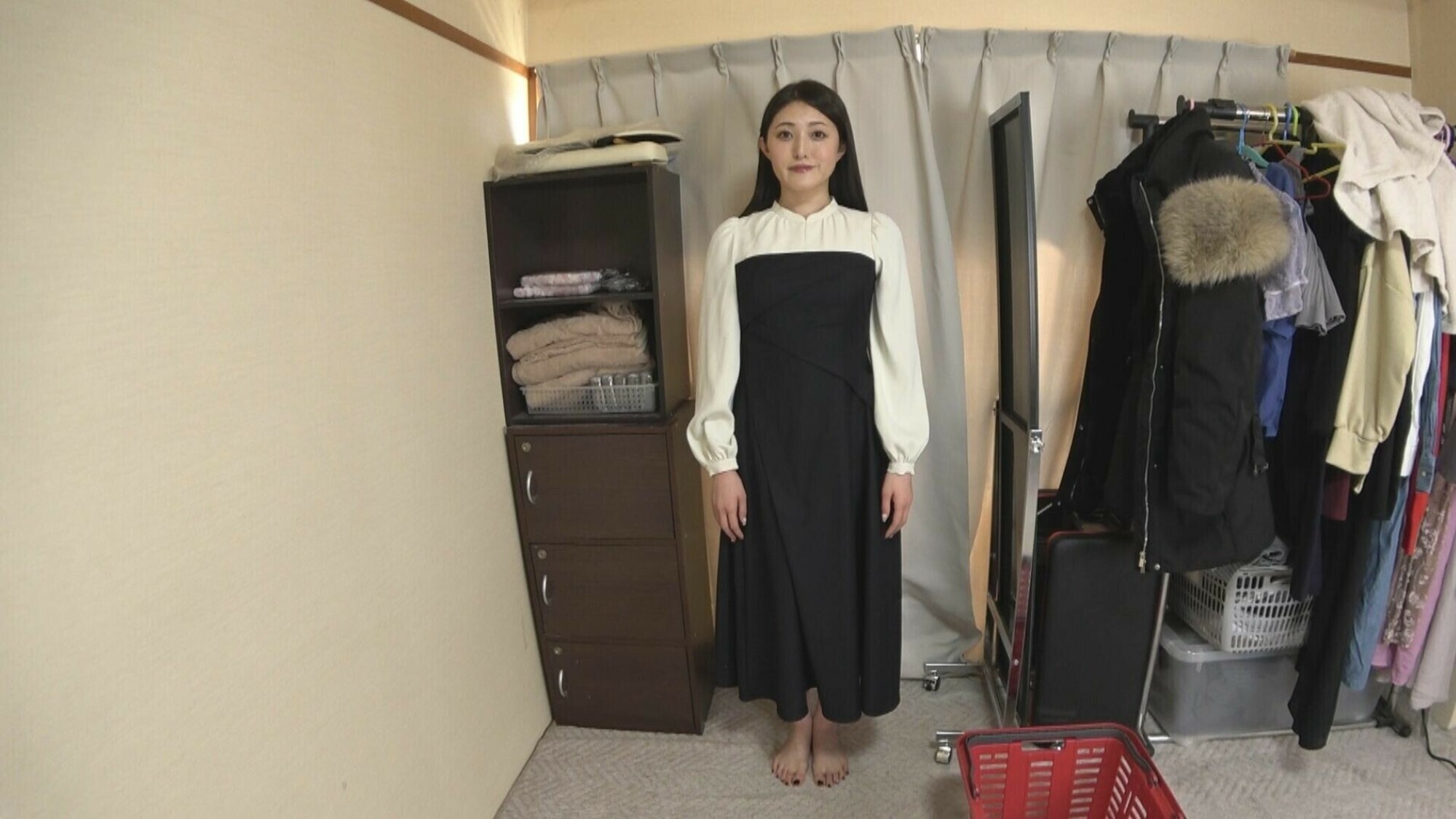 【AV女優前夜 足立美緒】初流出!?デビュー前の極秘カメラテスト。演技も知らぬ無垢な姿で言いなりになったリアルな初本番。恥のクリ剥き自己紹介をさせられたド緊張の素人時代にみせる処女作超えの初物ファック。AVメーカー社長の私物映像を大公開 1枚目