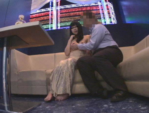 個室セクキャバ盗撮 薄暗い個室の中で交わる男女の肉体 画像8