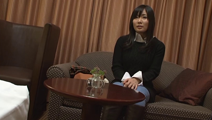 本番中出!?風俗で働くしかない人妻たち ワケあり妻8名 240分 画像1