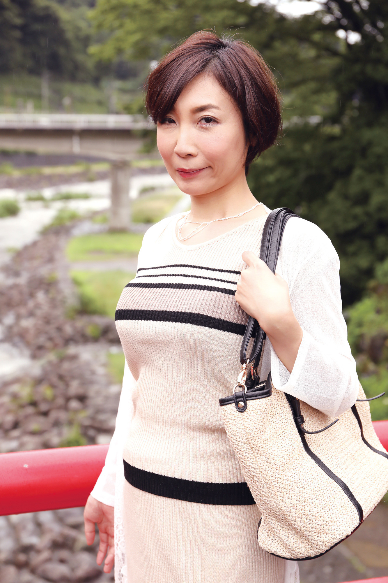 箱根で見つけた二人組の美魔女さん 菜摘43歳 画像1