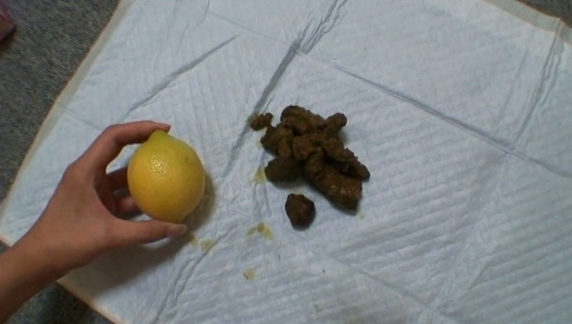 大食いガールのキュートな重量便 画像16