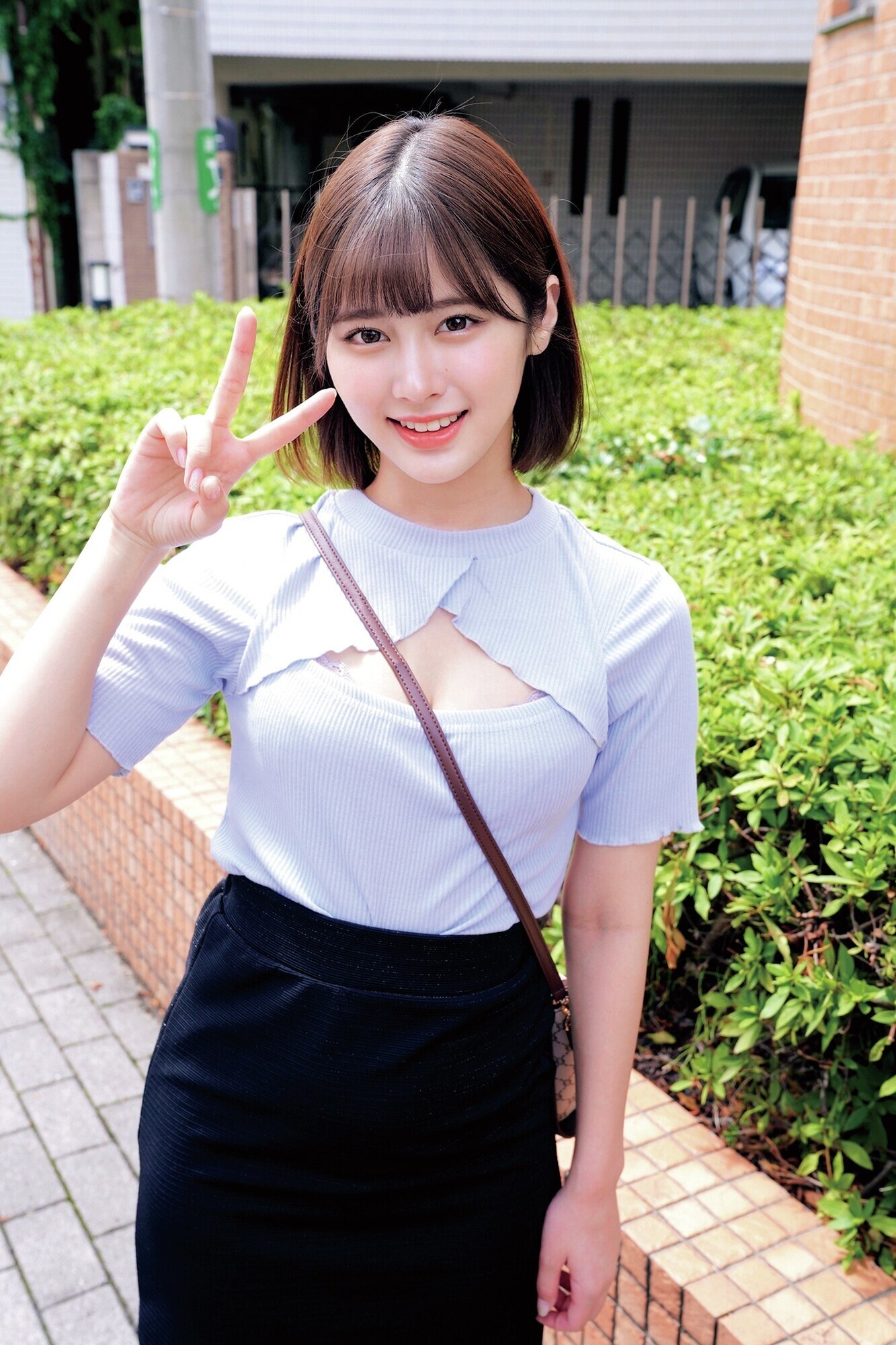 責め経験ほぼゼロのうぶな女子たちが、底知れぬM心に触発されドS痴女性が開花! みなみちゃんめいちゃん 画像1