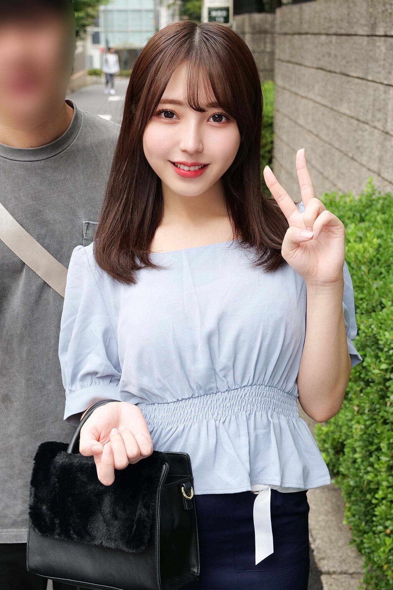 異性とは意識してない友達男女が初めての素股に挑戦 りお&てつや 陽キャ美少女ビッチ大乱交合コン開催! 画像1