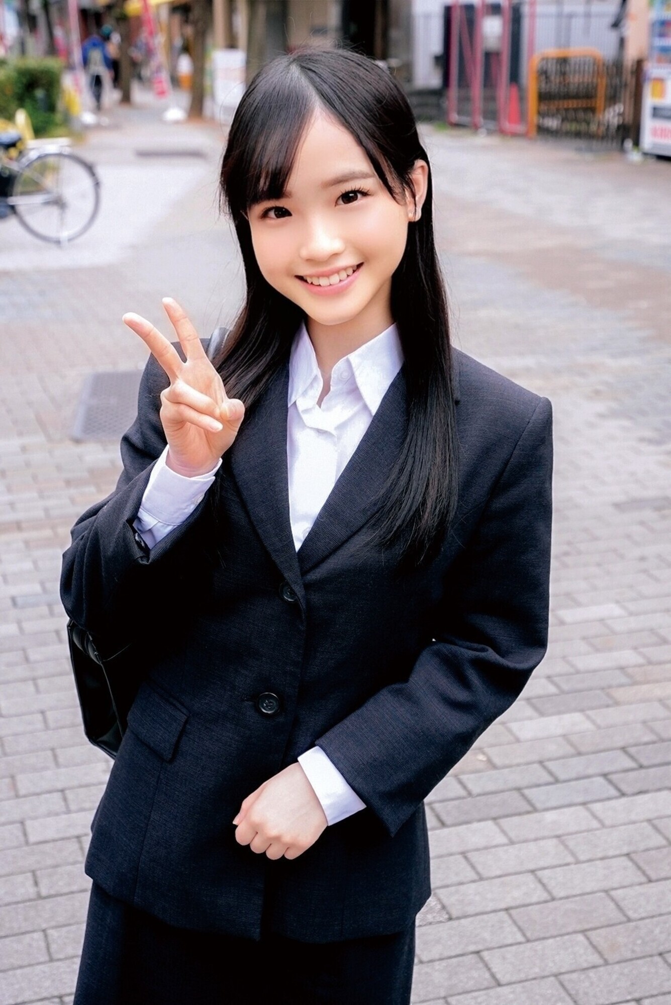 就職活動中の女子大生の皆さん!「早漏に悩む童貞君の暴発改善のお手伝いしてくれませんか?」就活に励む真面目でカワイイJDが早漏すぎる童貞君にムラムラ膣キュンしちゃって生中出し筆おろしSPECIAL! かのん らら 画像2