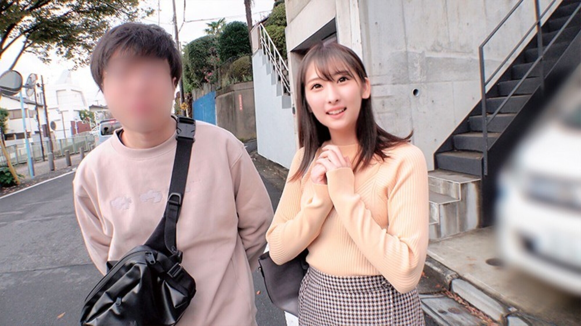 彼氏がいるけど仲良しな友達同士の男女が密着オイルエステぬるぬる素股体験!?おま●ことち●ぽをグチュグチュ擦り合わせる友達男女は理性を保てず欲望のままにヌルっと挿入してしまうのか!?じゅん&たつや ゆの&たかし 画像2